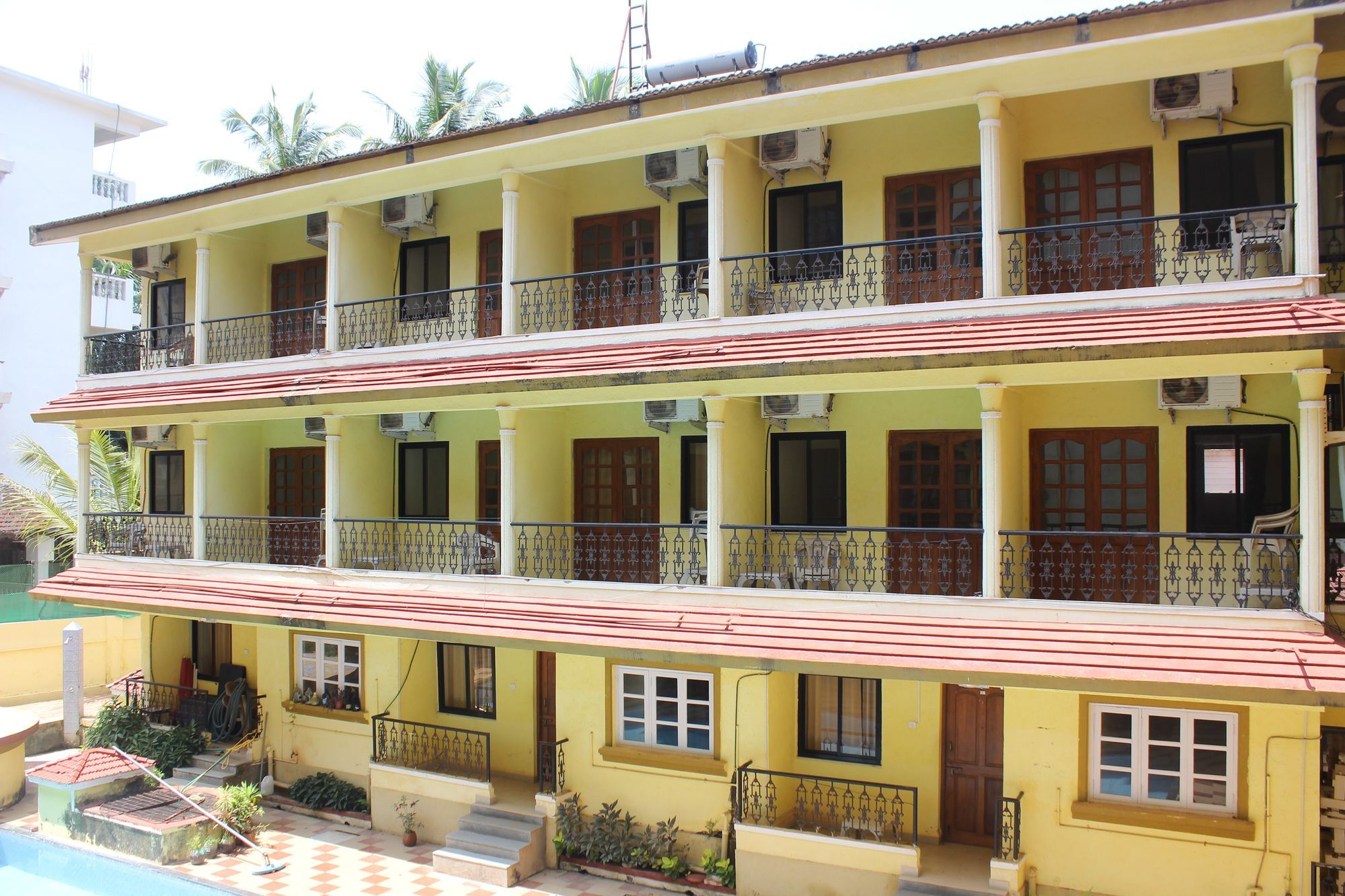 Oyo 7333 V Palms Hotel Candolim Esterno foto