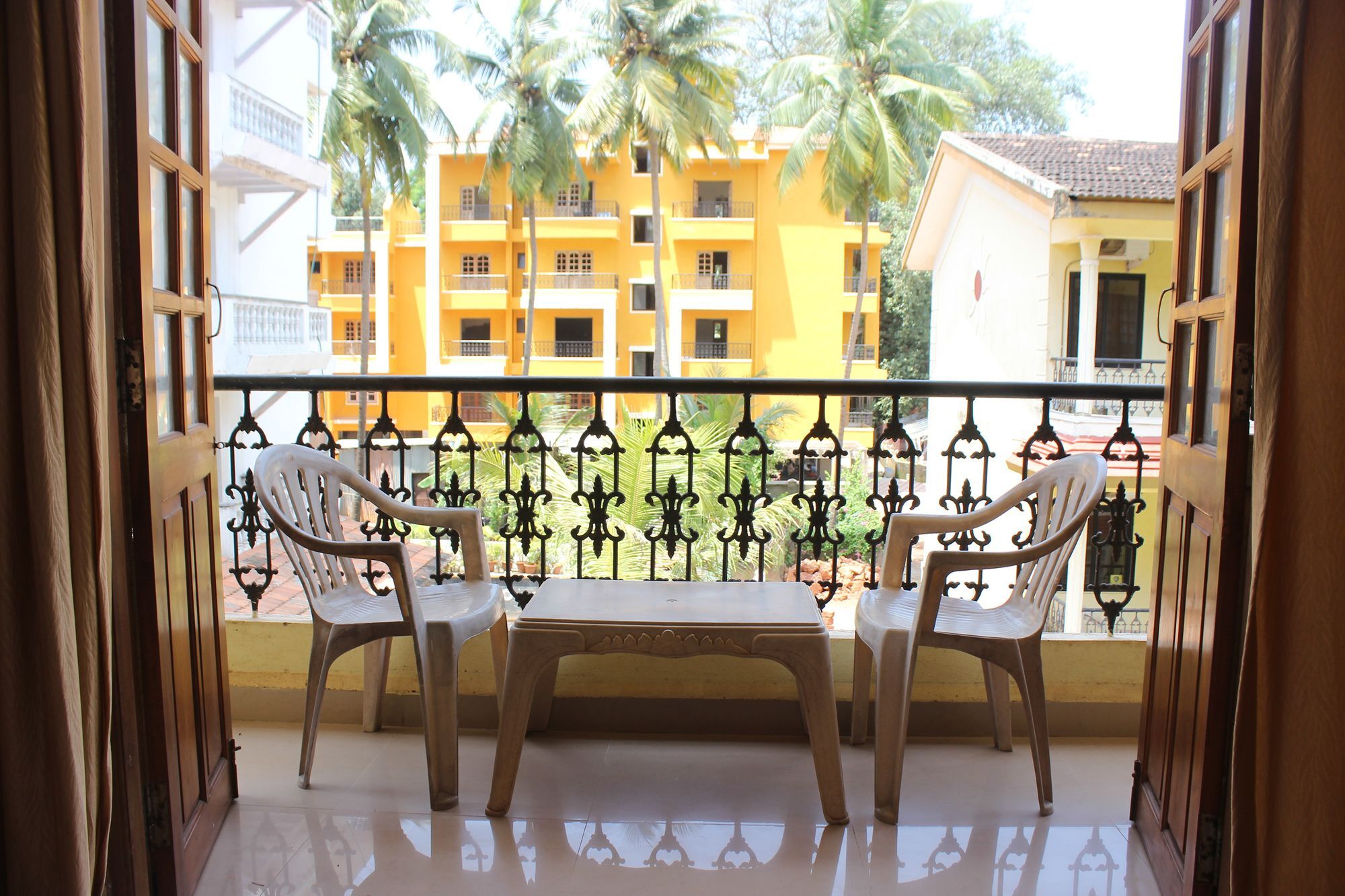 Oyo 7333 V Palms Hotel Candolim Esterno foto