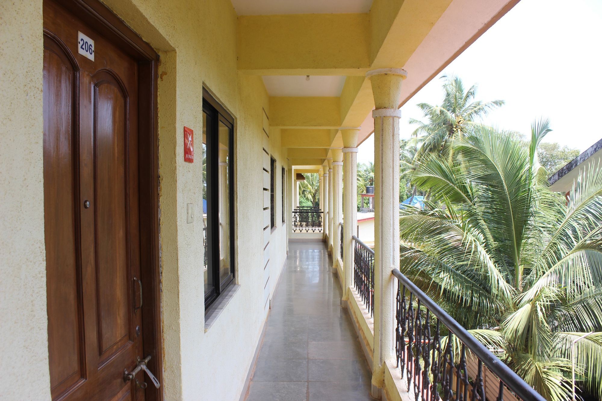 Oyo 7333 V Palms Hotel Candolim Esterno foto